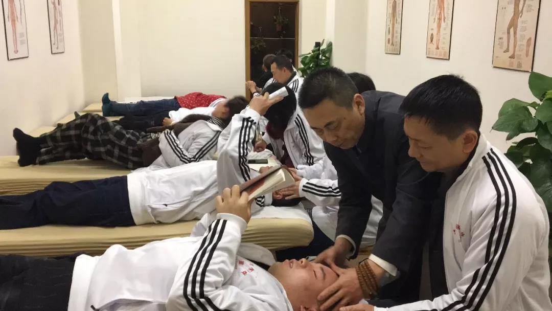 重慶六合學(xué)校 公益培訓(xùn)