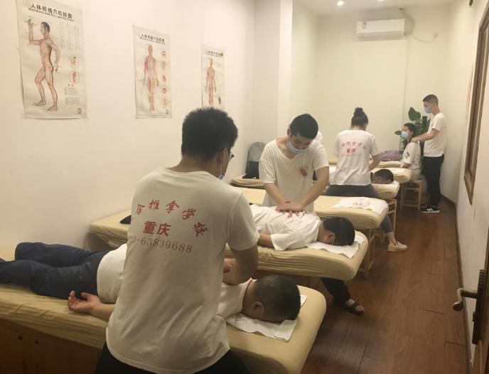 正骨整脊在哪里培訓(xùn)好？按摩店當(dāng)學(xué)徒還是進(jìn)培訓(xùn)學(xué)校？
