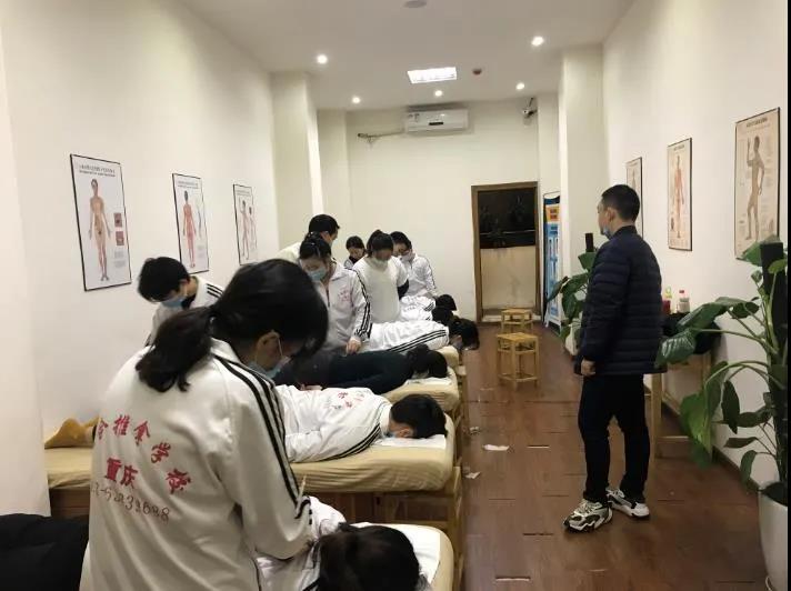 為什么推薦到重慶六合學校學習中醫適宜技術？