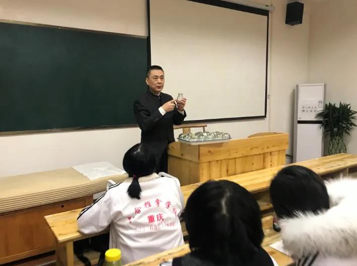 為什么推薦到重慶六合學校學習中醫適宜技術？