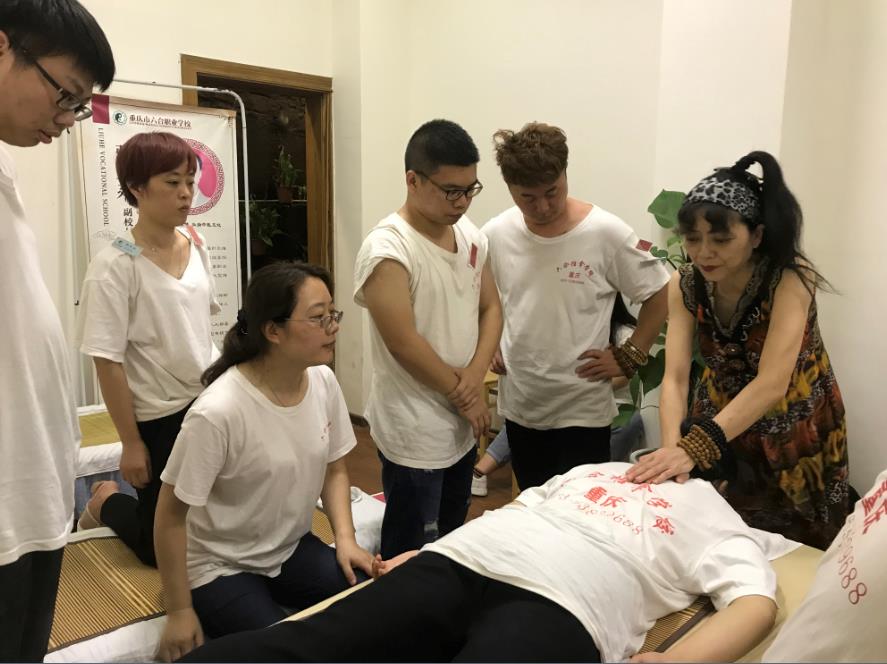 氣滯血瘀有什么危害，中醫(yī)推拿打通氣血