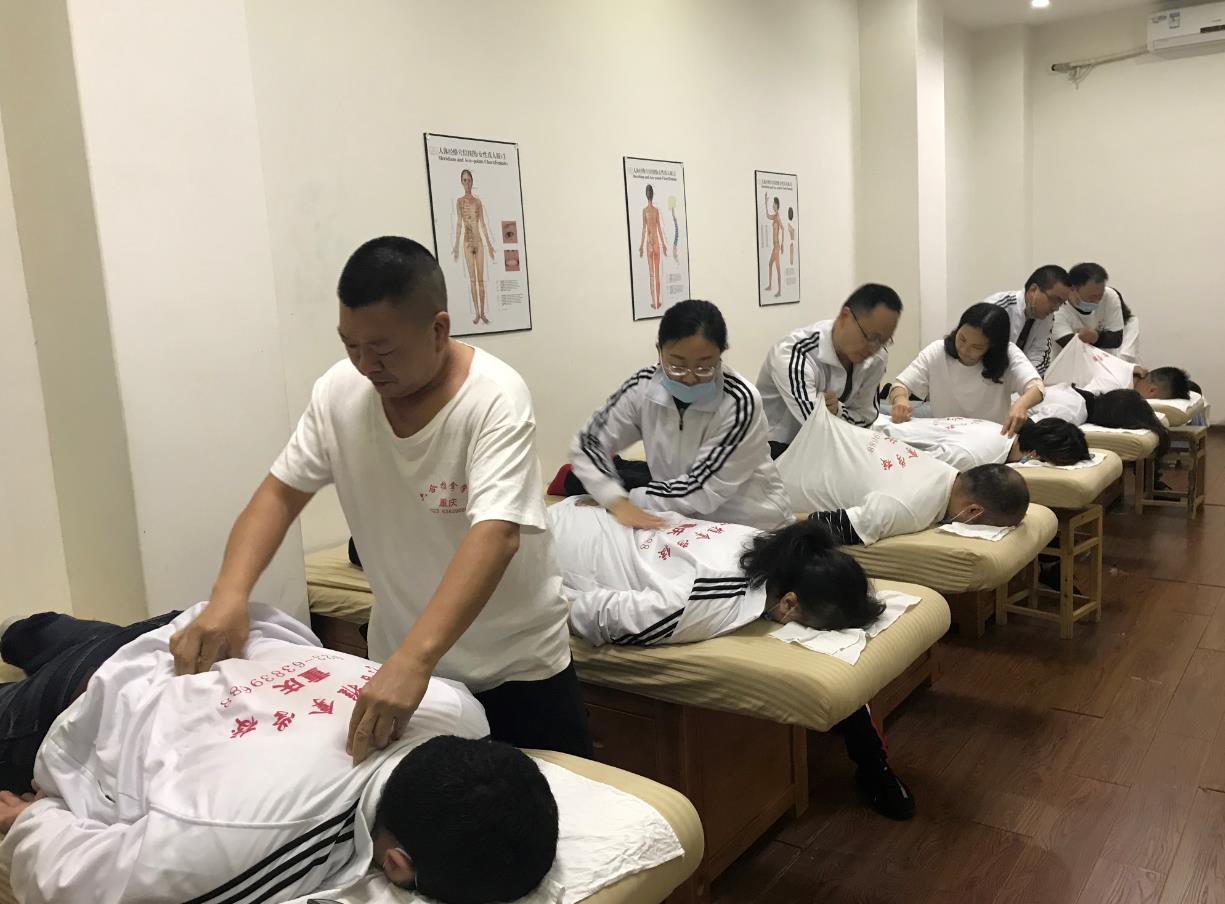 中醫培訓學校告訴你為什么中醫推拿不難學