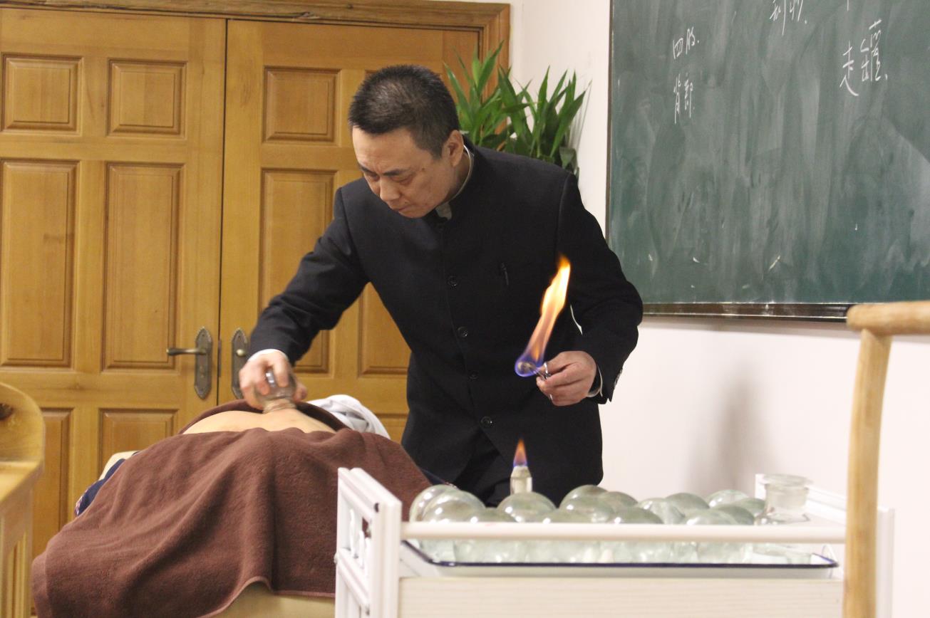 拔罐后疼痛正常嗎？拔罐后怎么緩解疼痛