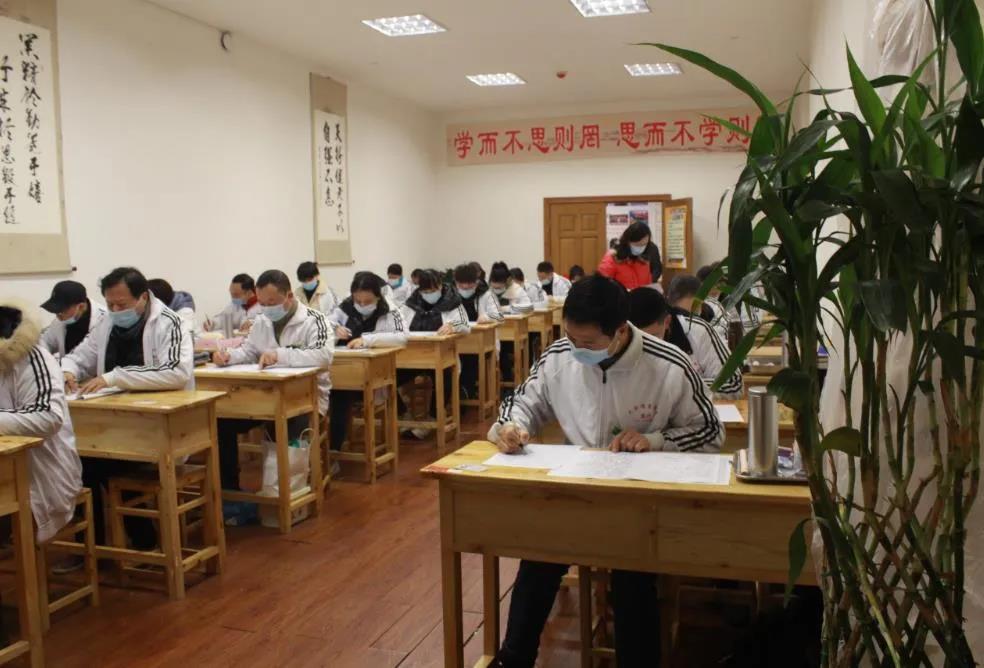 針灸培訓(xùn)學(xué)校分享中醫(yī)針灸的7種實用功效